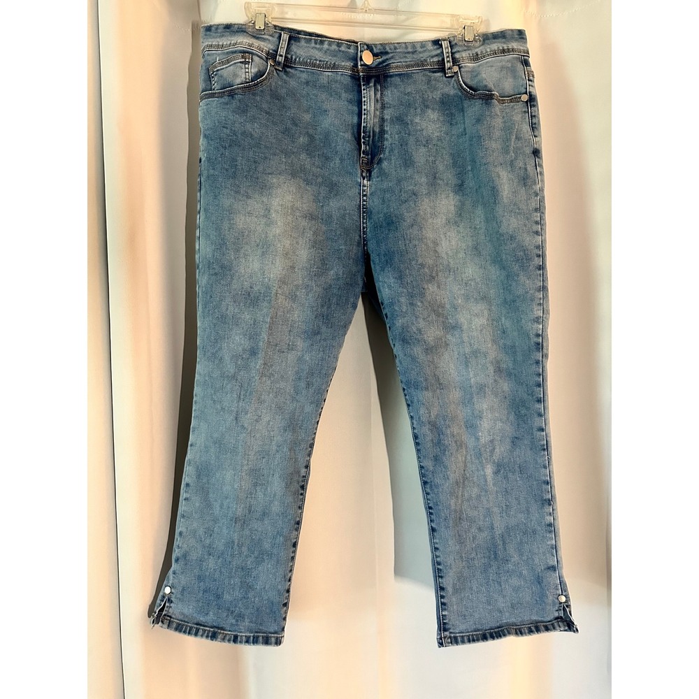 City Chic Harley Mid Rise Crop Jeans‎ Plus Stretch Size 20 Light Wash Denim